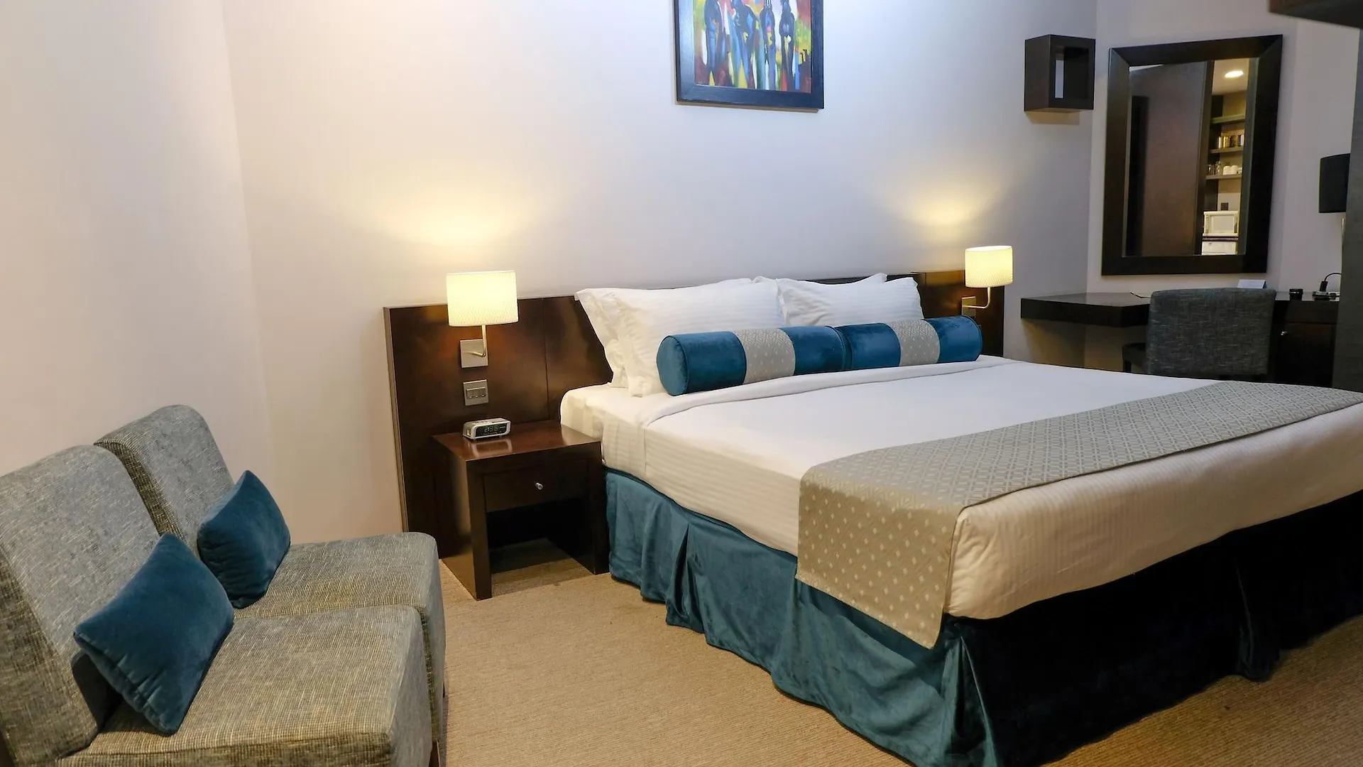 Signature Hotel Apartments And Spa Dubai Aparthotel