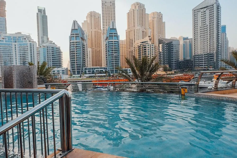 Signature Hotel Apartments And Spa Dubai 4*,