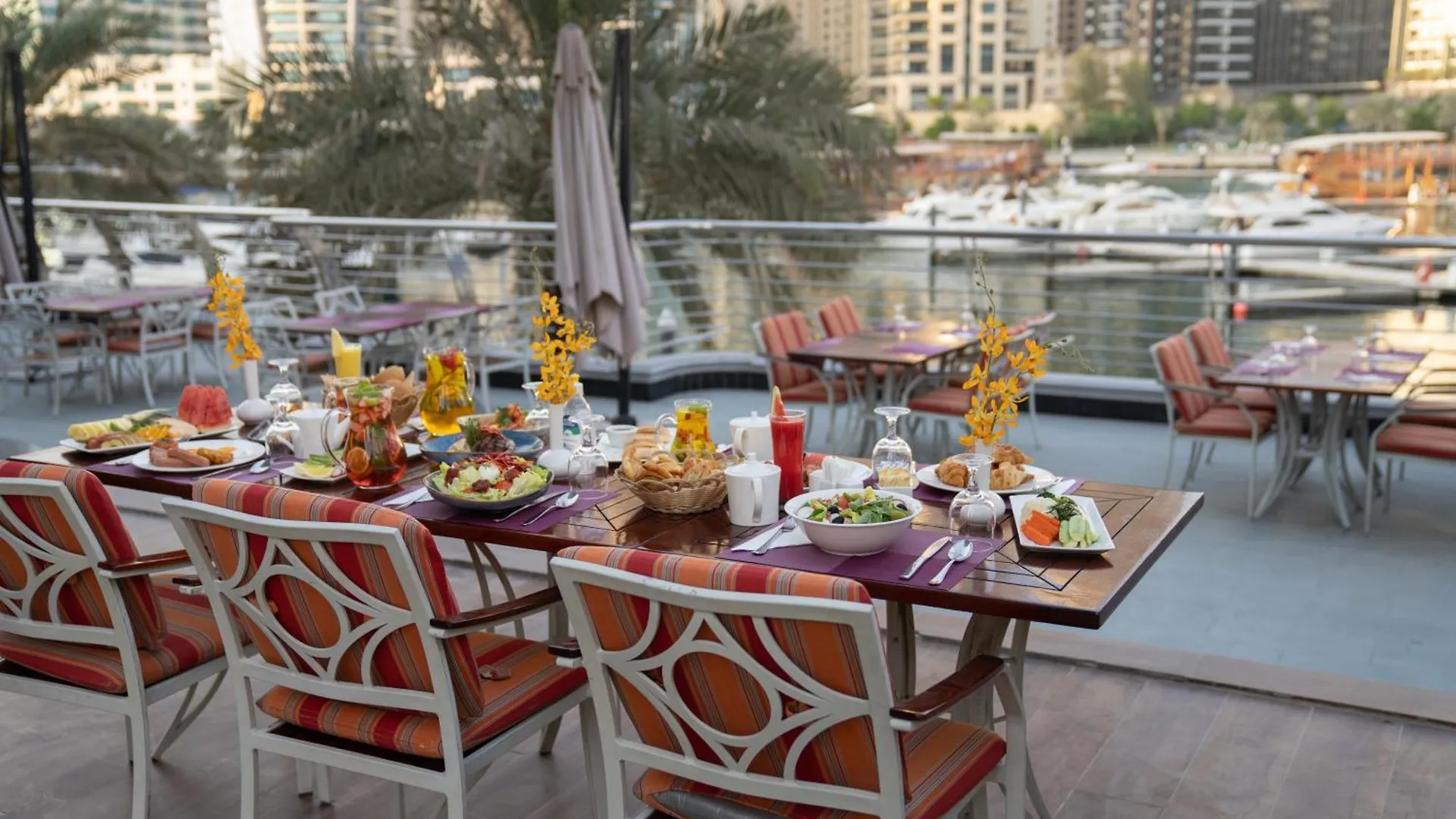 Signature Hotel Apartments And Spa Dubai Aparthotel